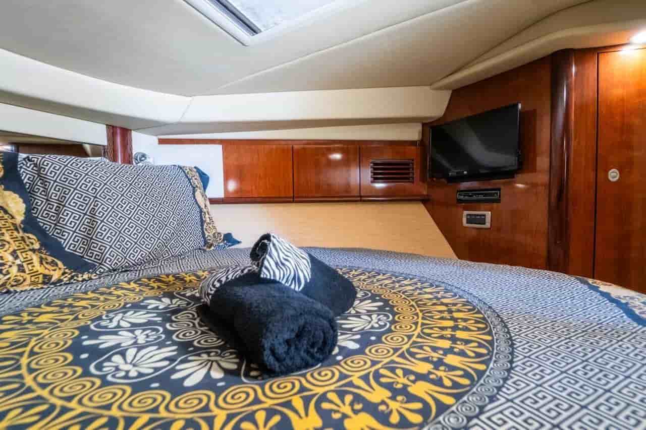 2005 Sea Ray 425 Sundancer - View 23