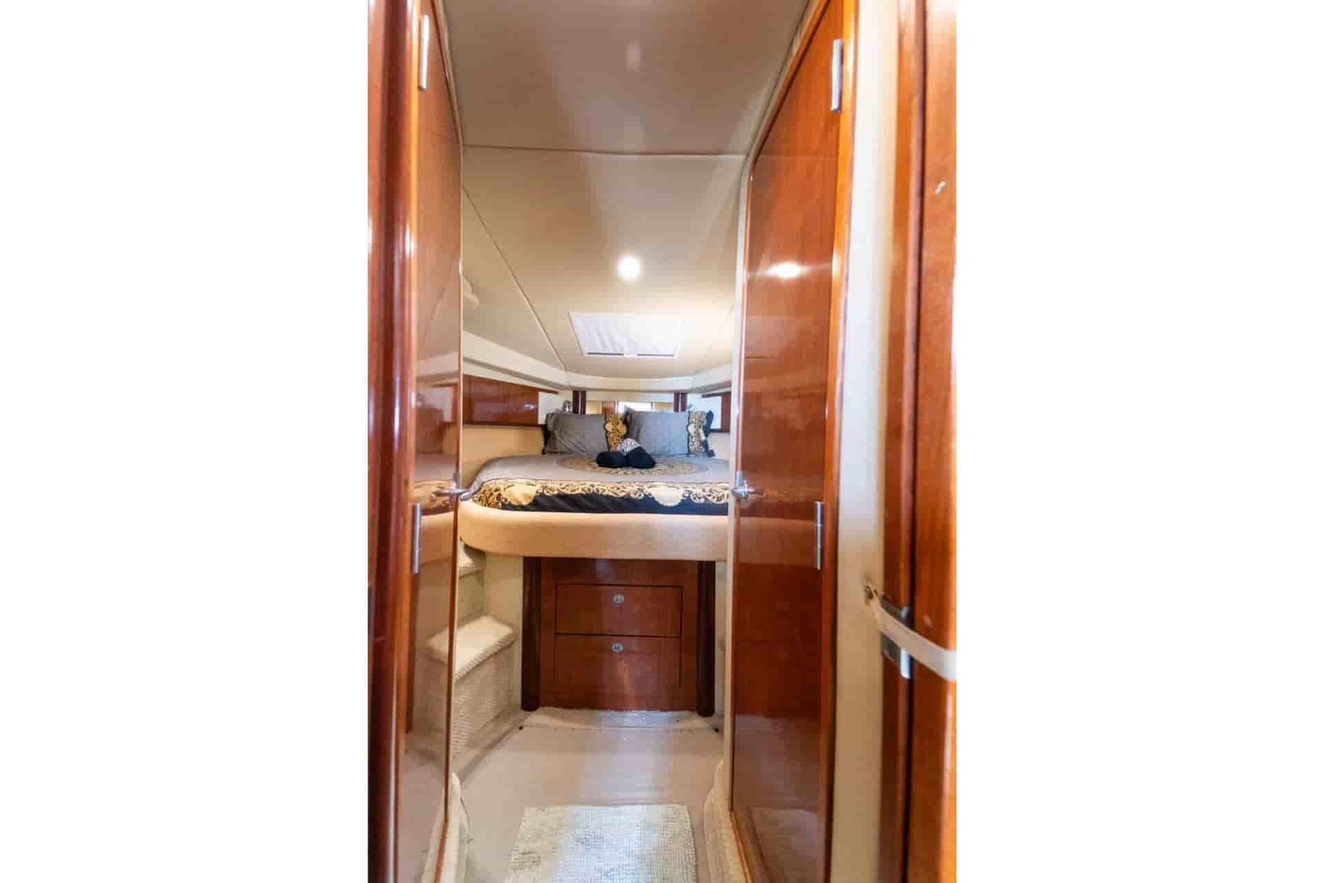 2005 Sea Ray 425 Sundancer - View 24