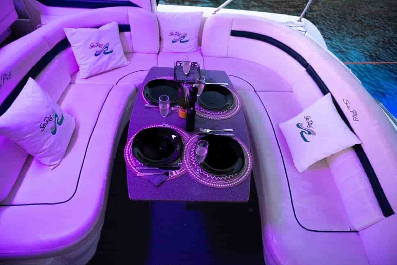 2005 Sea Ray 425 Sundancer - View 8