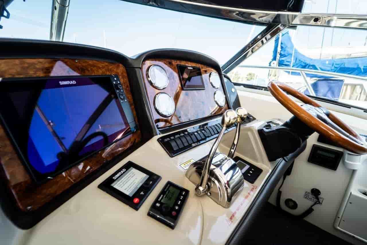 2005 Sea Ray 425 Sundancer - View 9