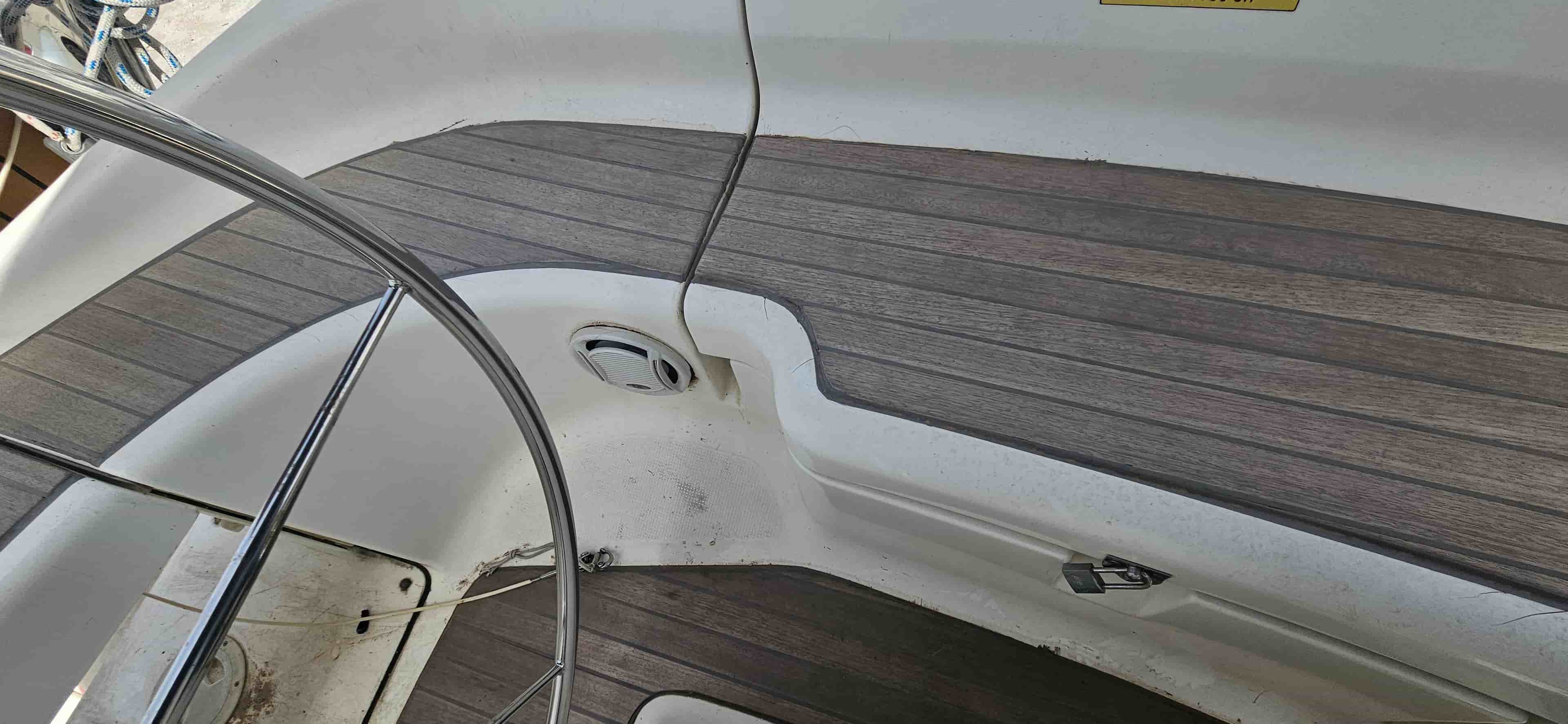 2004 Bavaria 38 - View 13