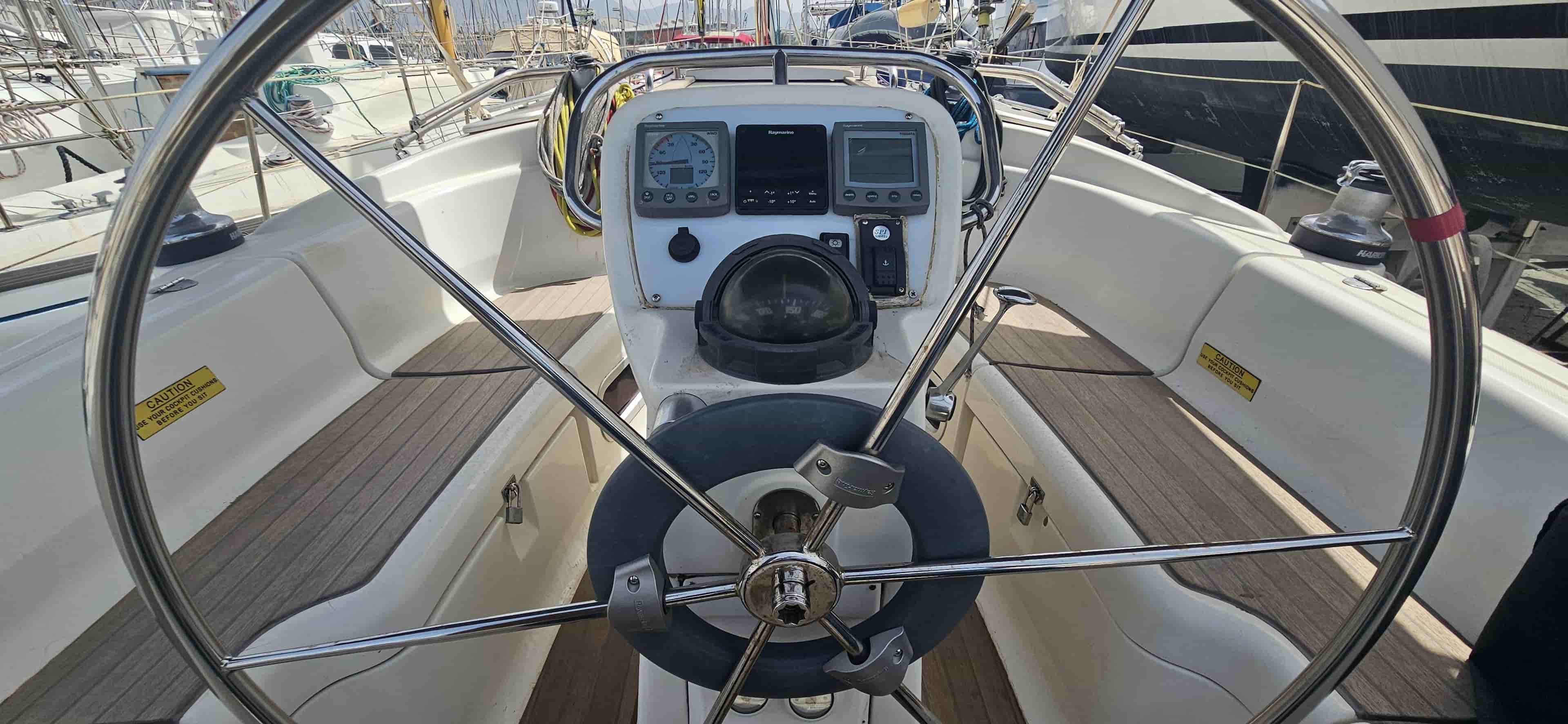 2004 Bavaria 38 - View 2