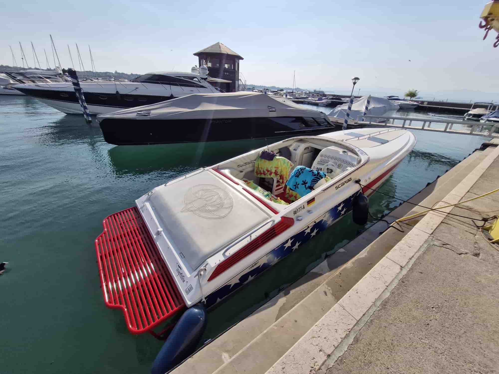 Wellcraft Scarab 38 - View 2