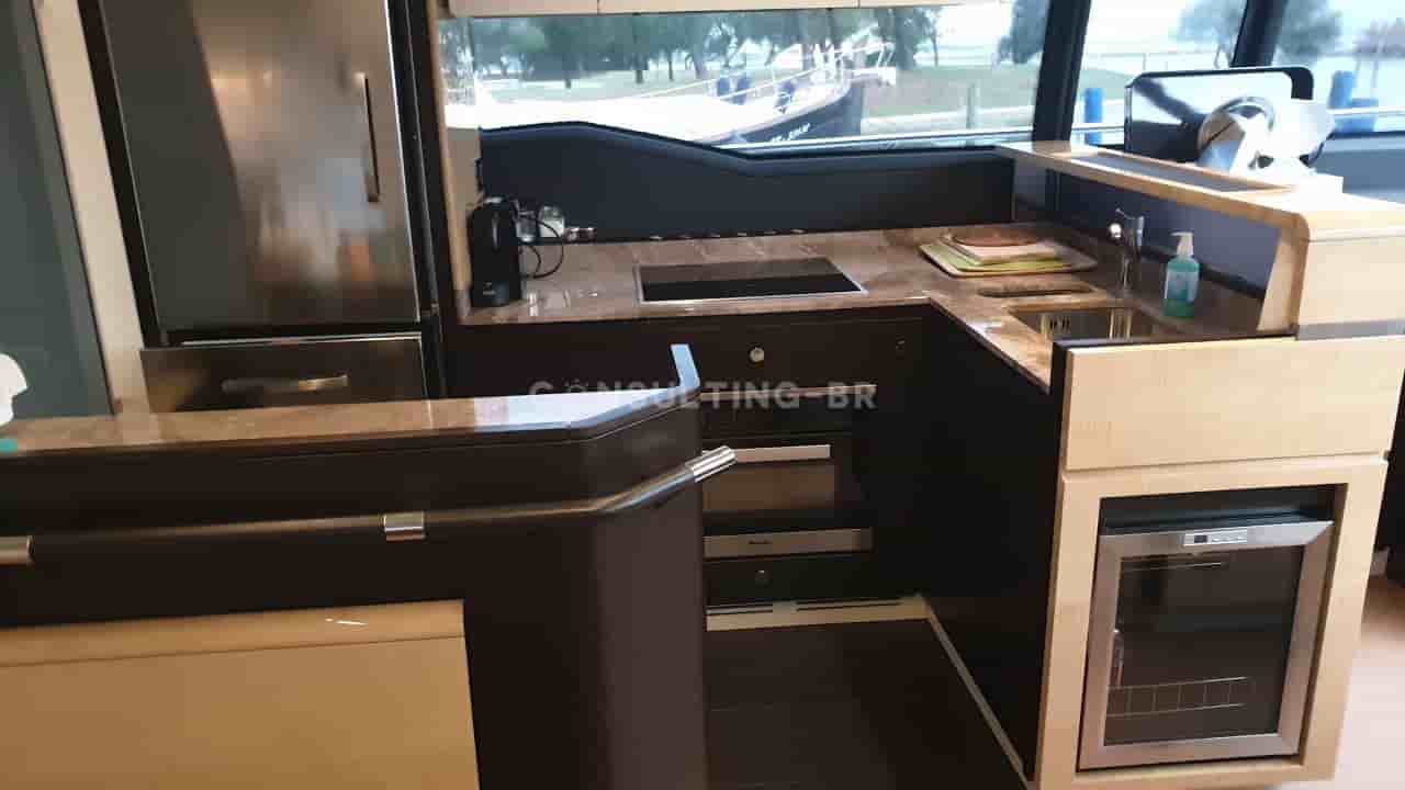 Azimut 66 Fly - View 13