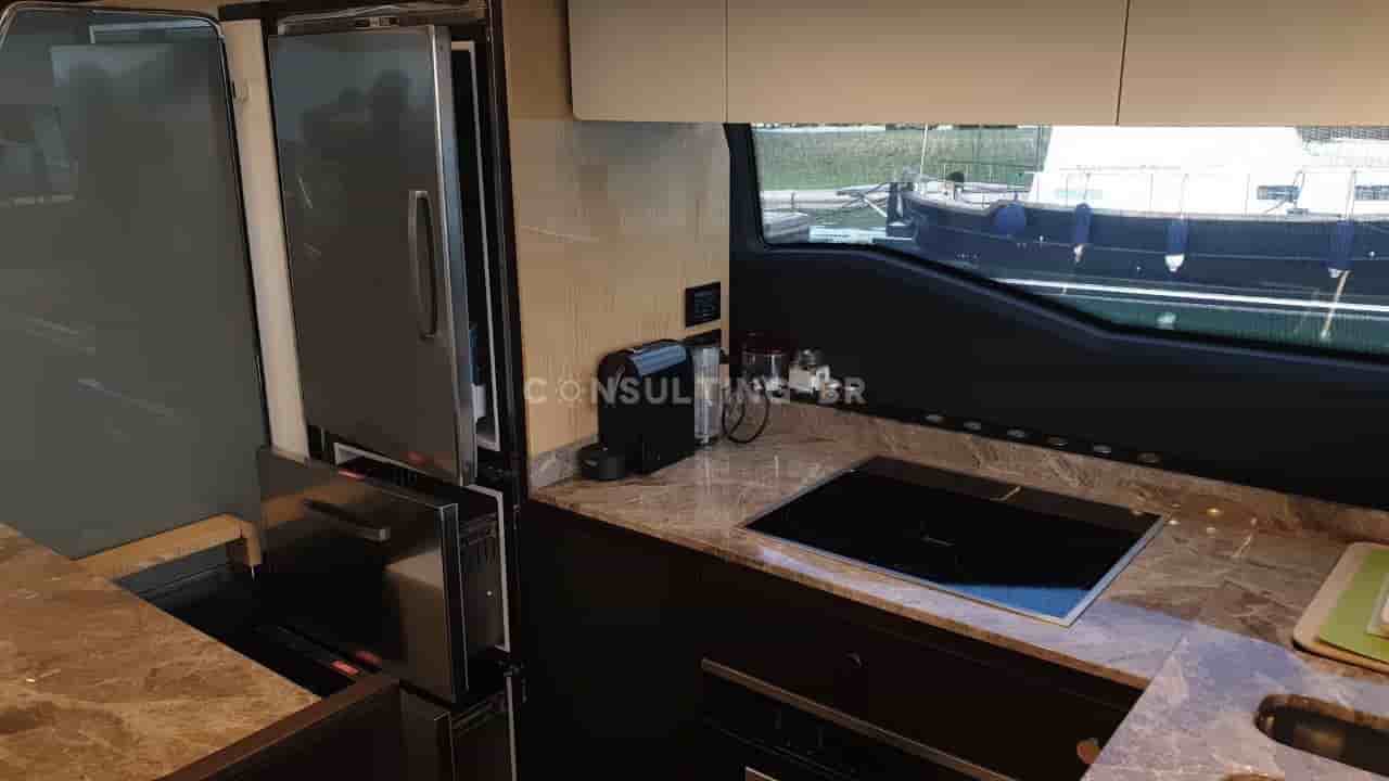 Azimut 66 Fly - View 18