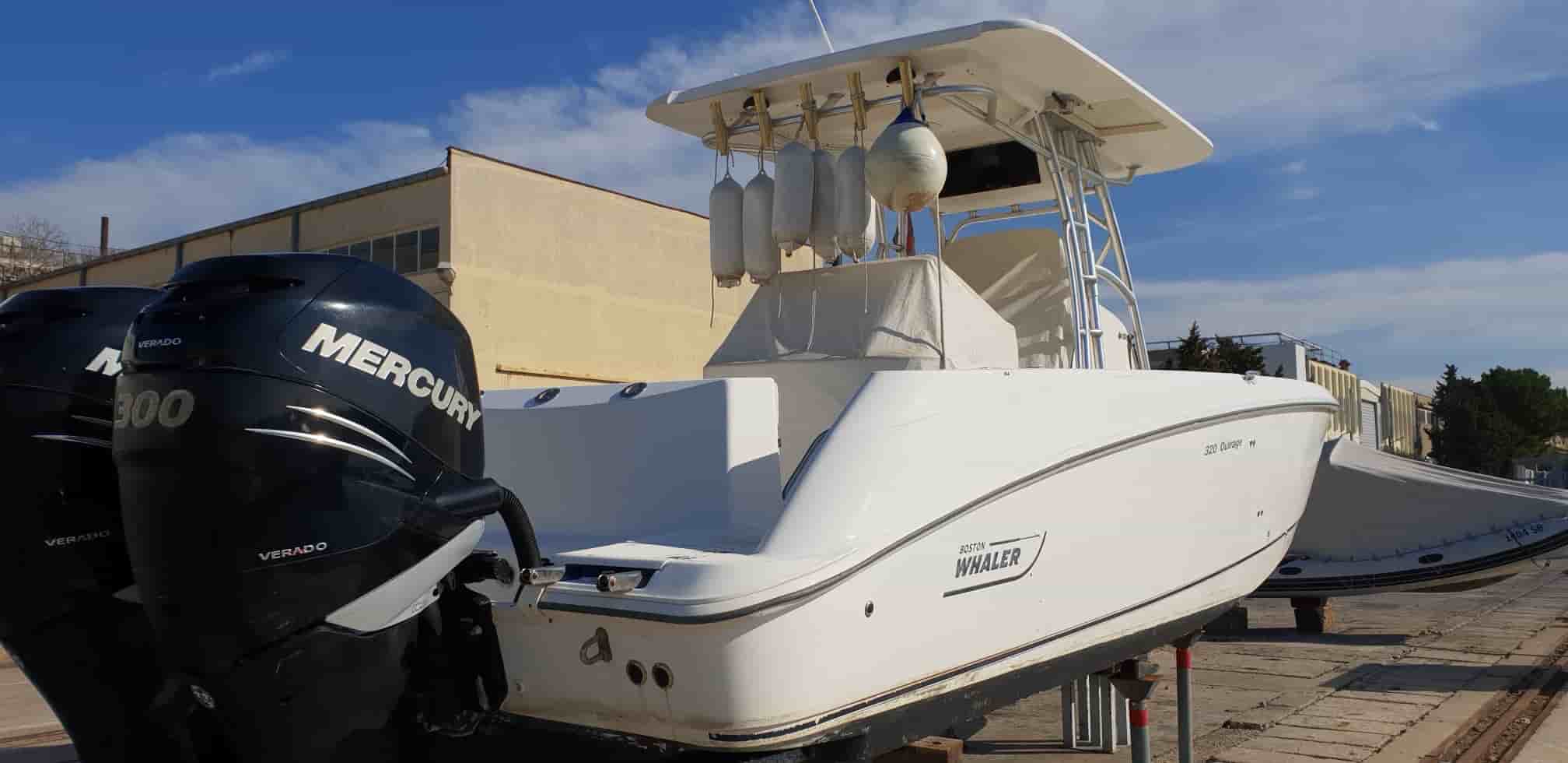Boston Whaler Outrage 320 - View 4