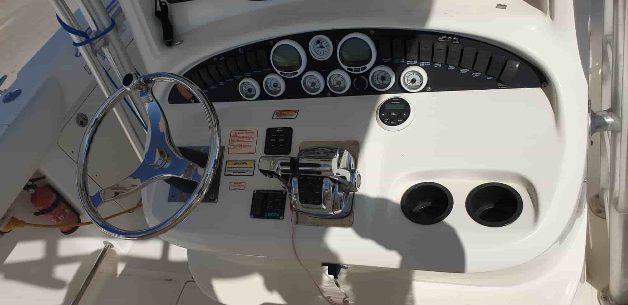 Boston Whaler Outrage 320 - View 8
