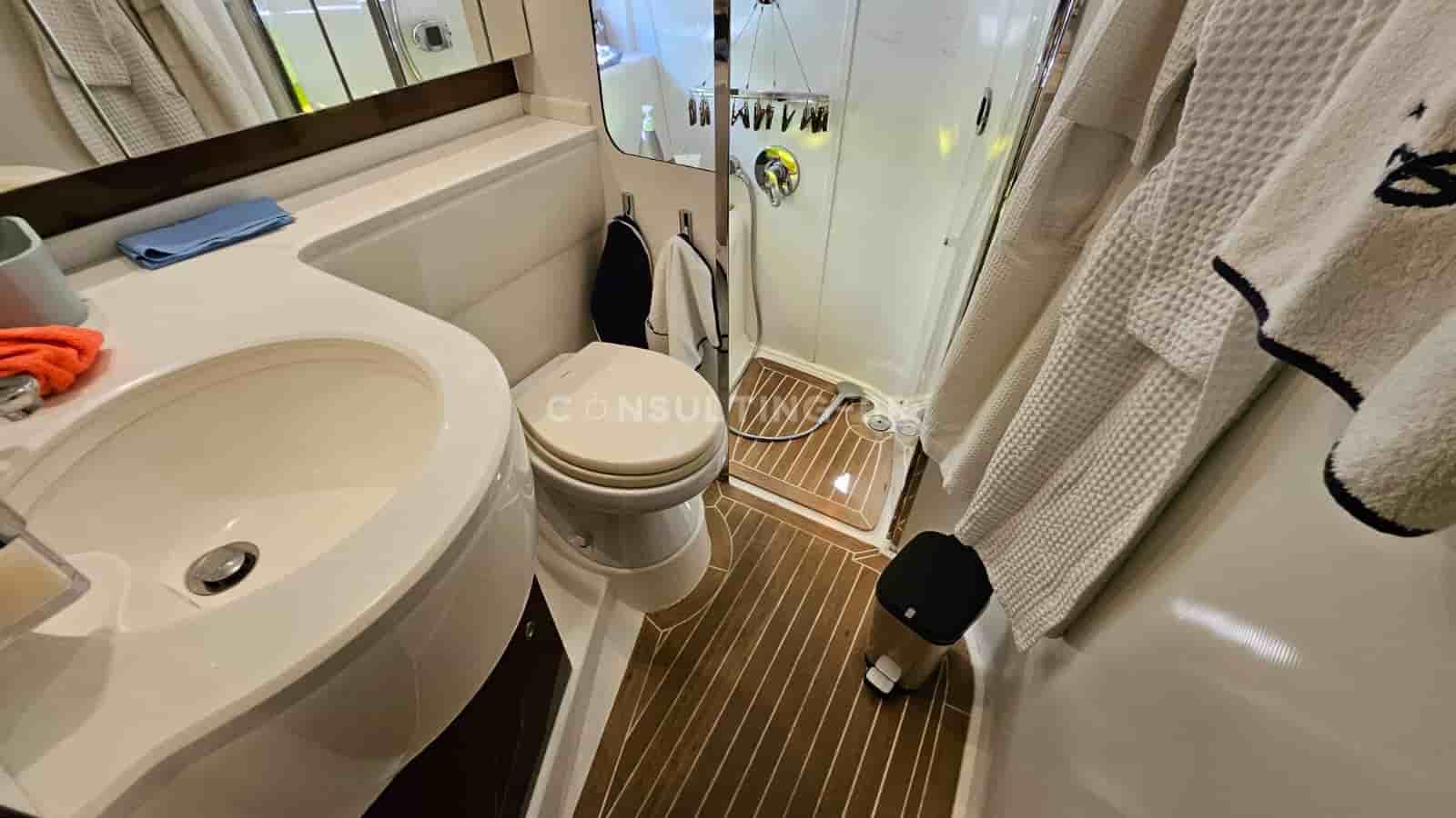 Princess V 48 HT - View 12