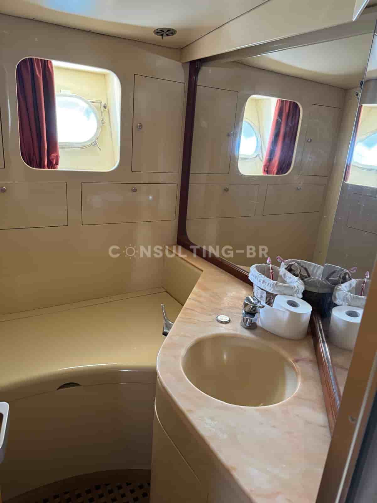 Alfamarine 16.50 Fly - View 12