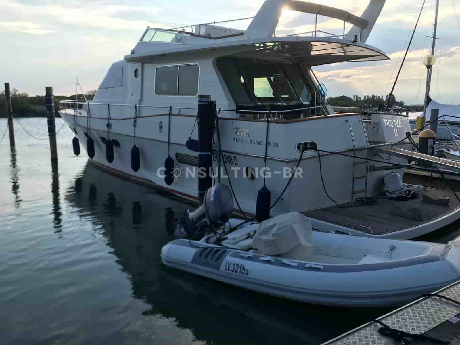 Alfamarine 16.50 Fly - View 2