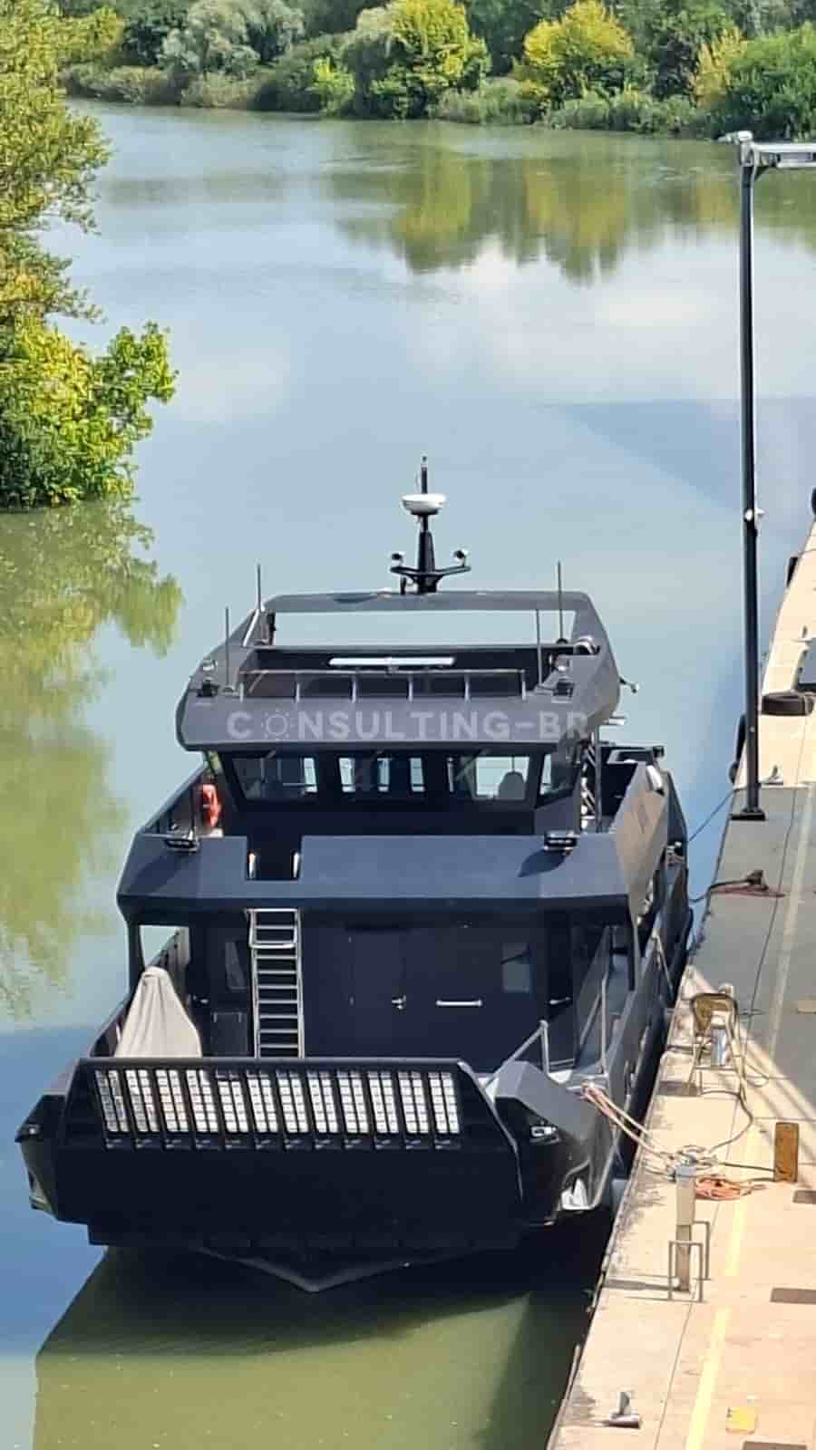 Cantiere Navale Vittoria Ladungsboot - View 2