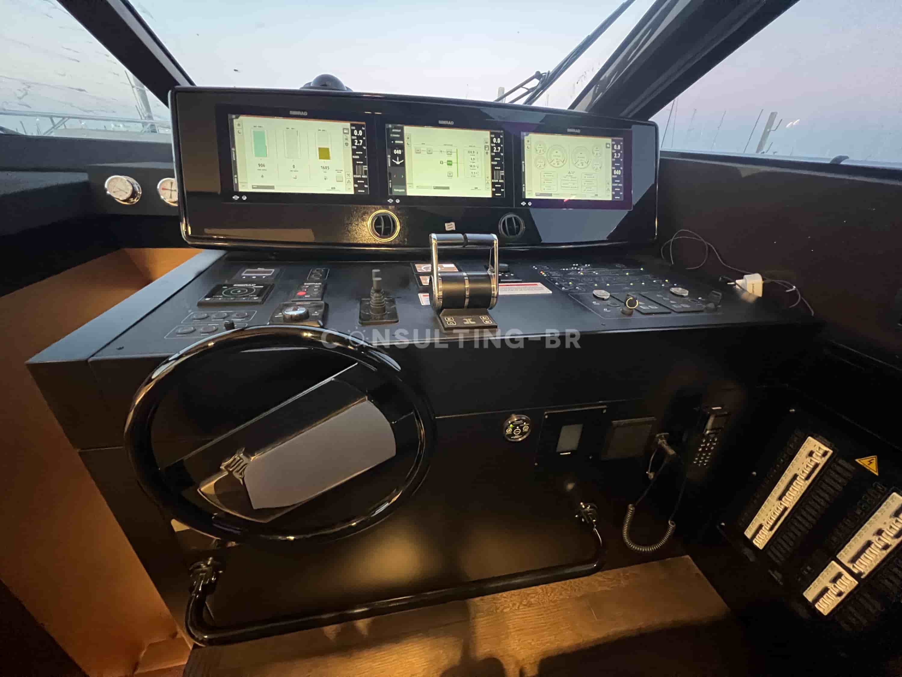 Ferretti 670 Fly - View 10