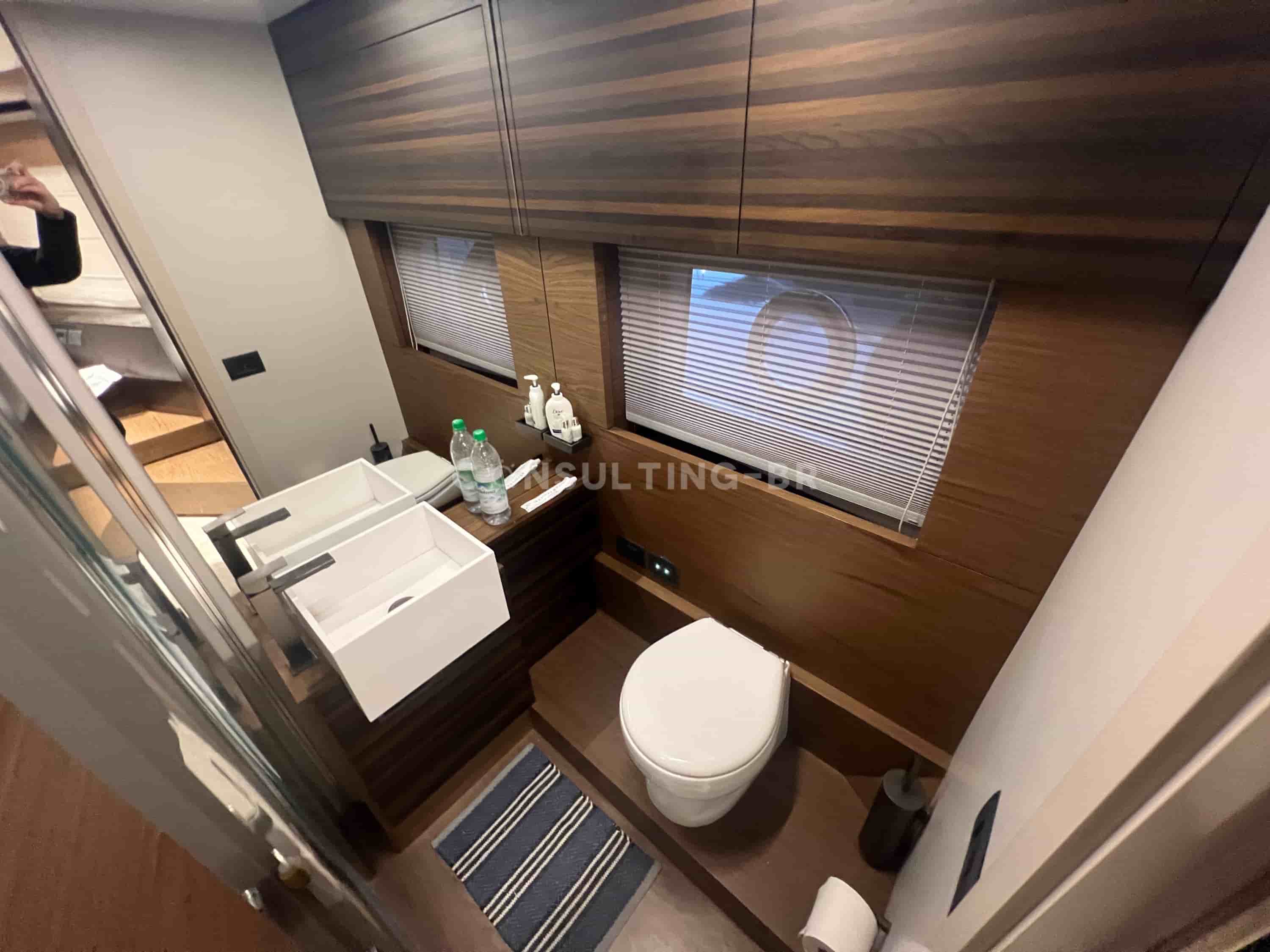 Ferretti 670 Fly - View 16