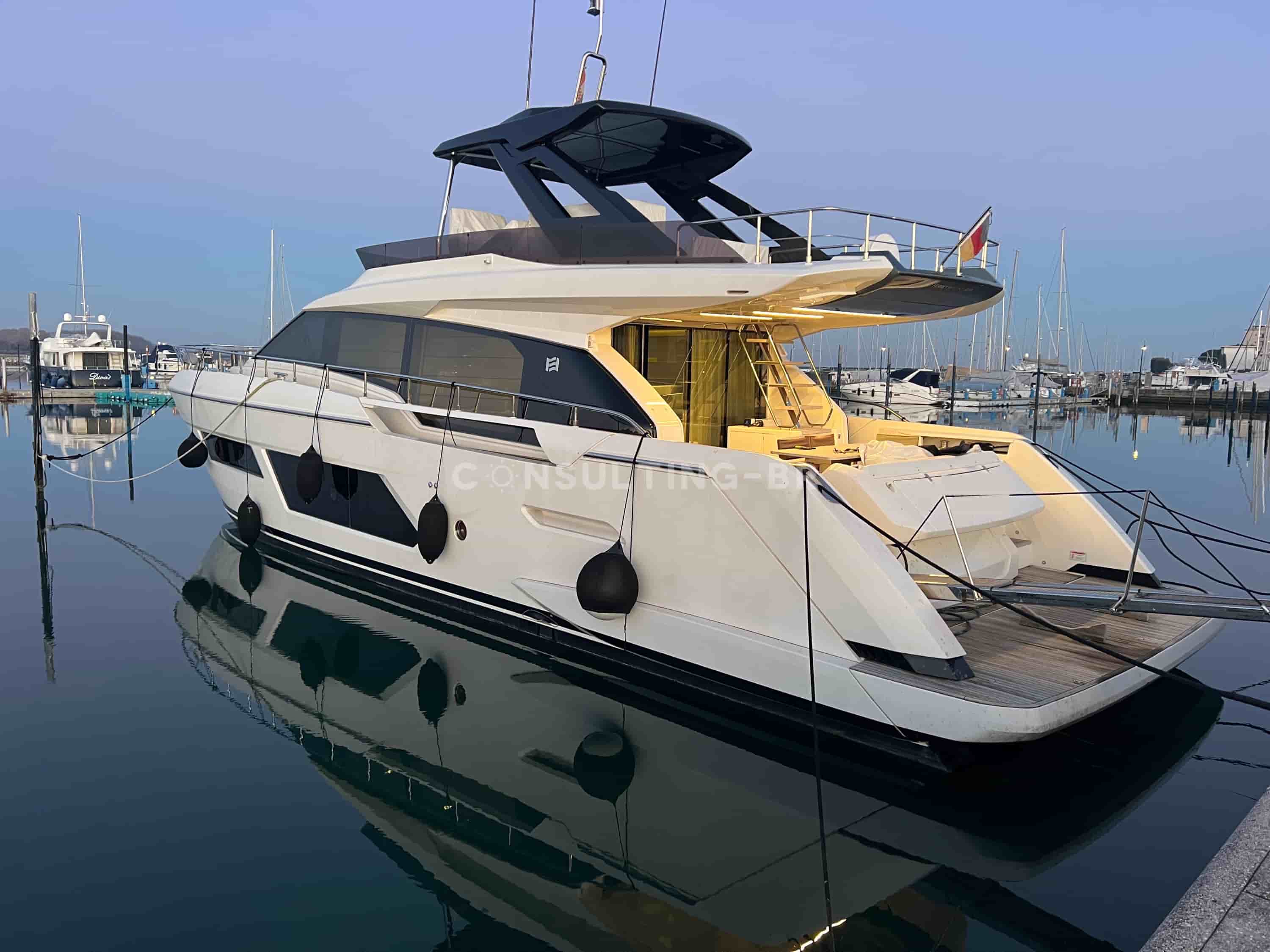 Ferretti 670 Fly - View 2