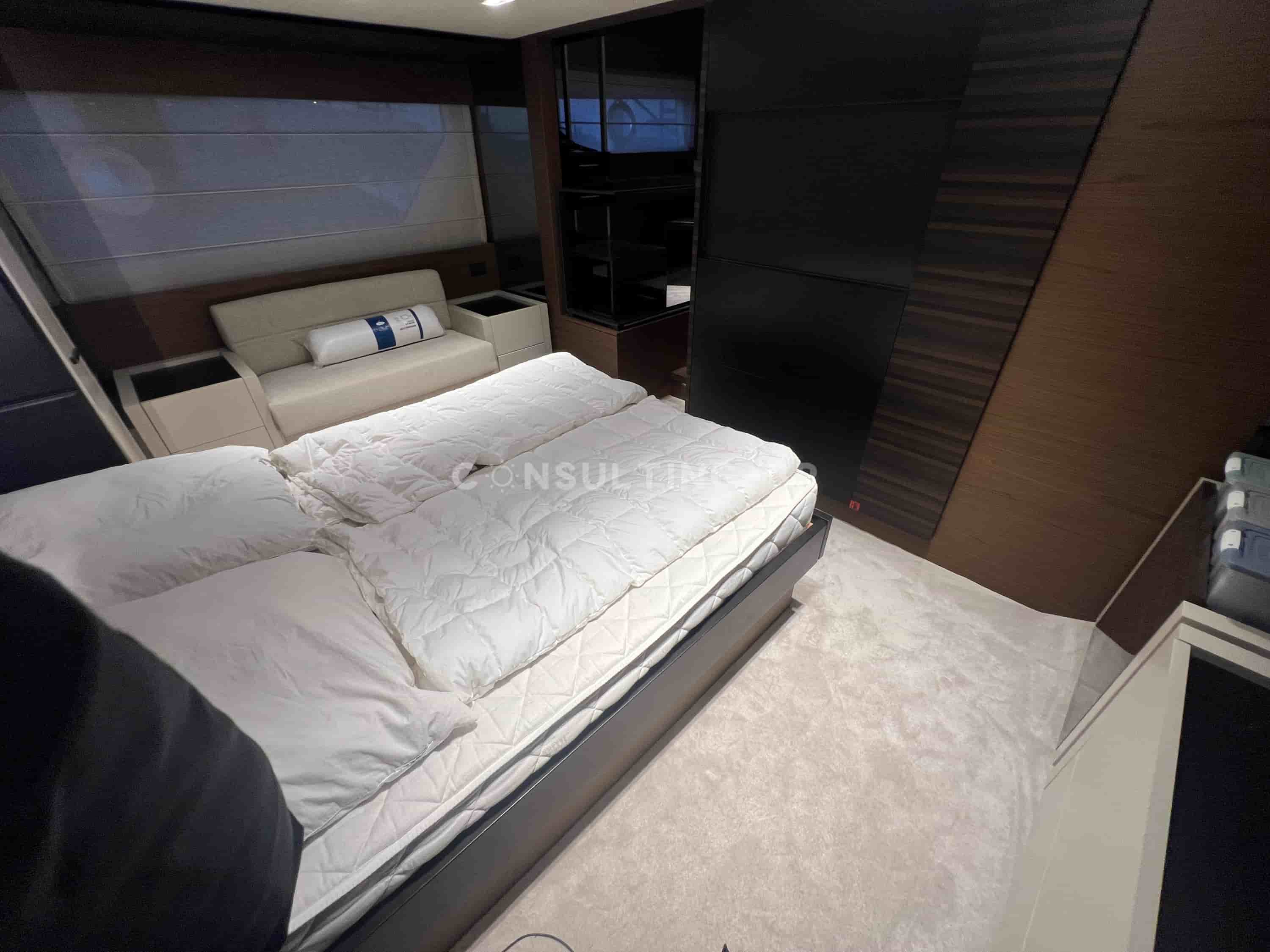 Ferretti 670 Fly - View 21