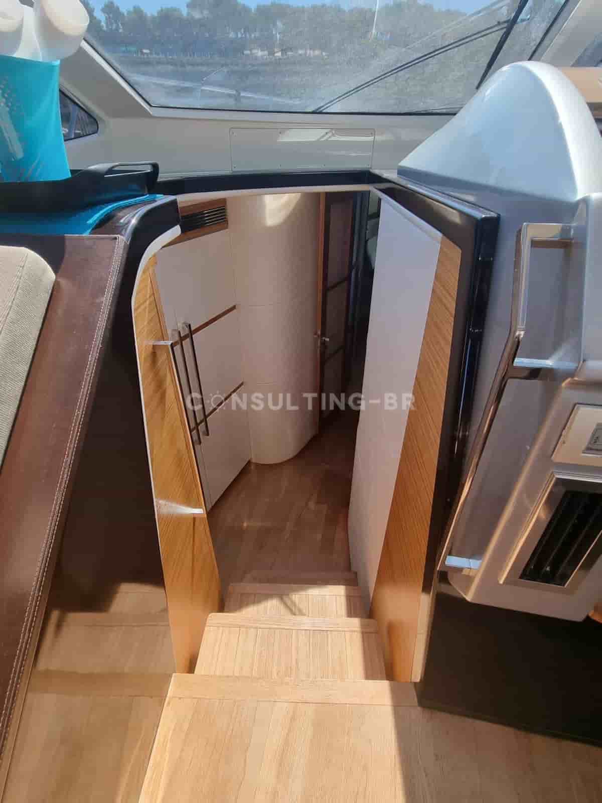 Absolute 52 - View 12