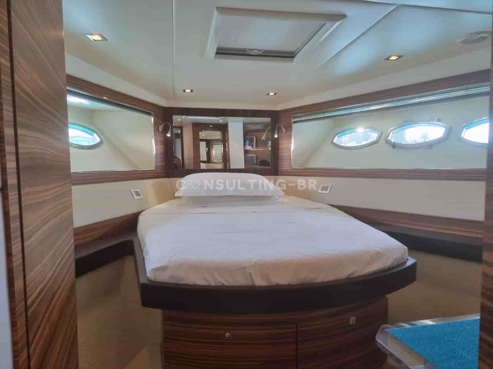 Absolute 52 - View 14