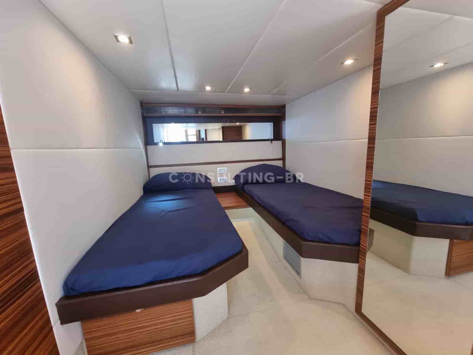 Absolute 52 - View 15