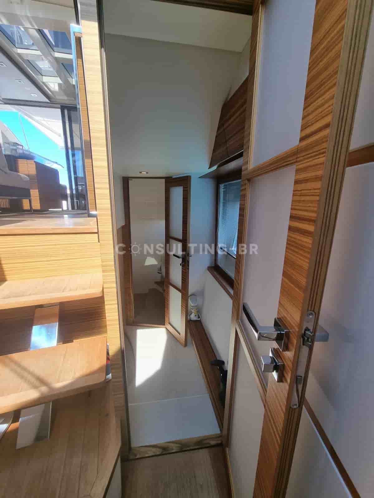 Absolute 52 - View 16