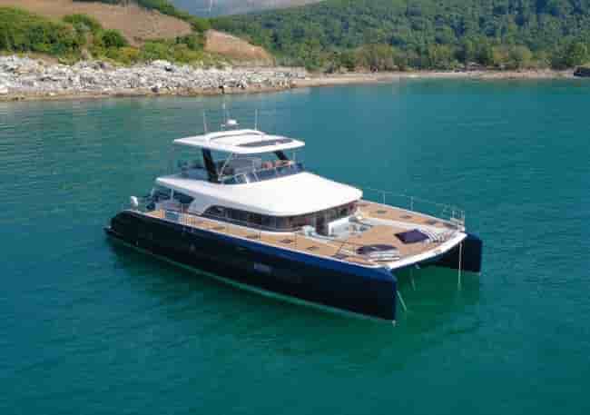 LAGOON SIXTY 7 - View 1