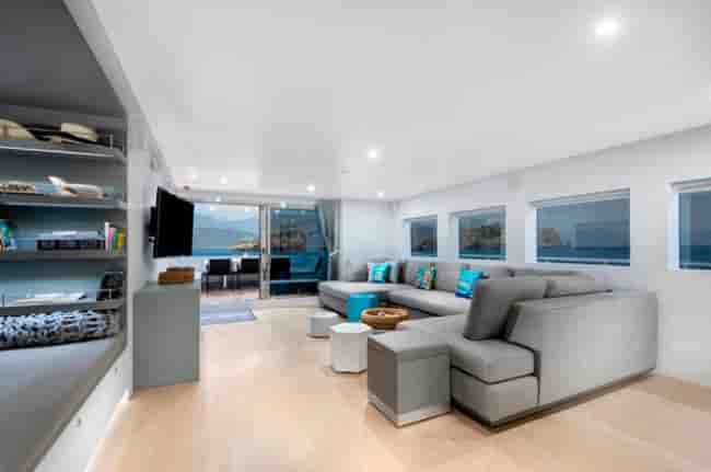 EXPLORER 90 - View 18