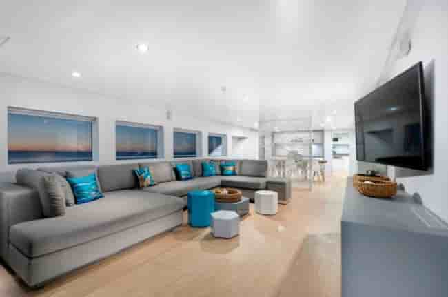 EXPLORER 90 - View 19