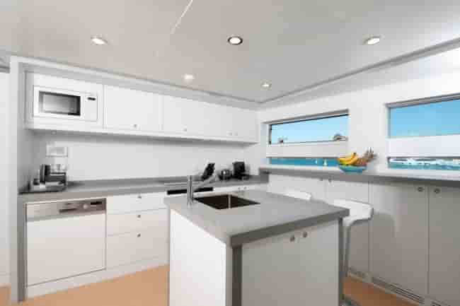 EXPLORER 90 - View 22