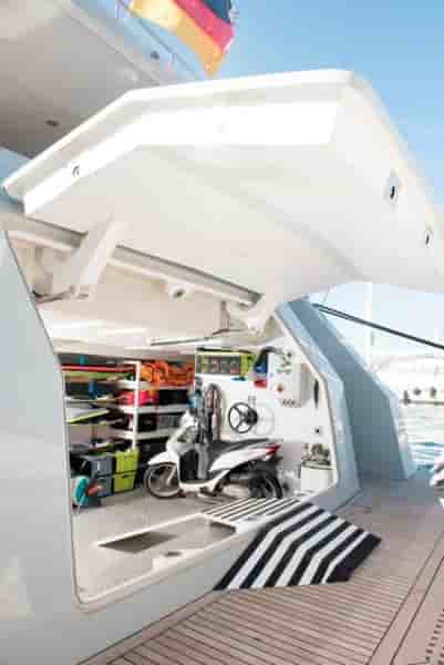 EXPLORER 90 - View 28