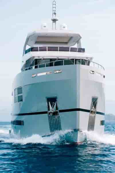 EXPLORER 90 - View 3