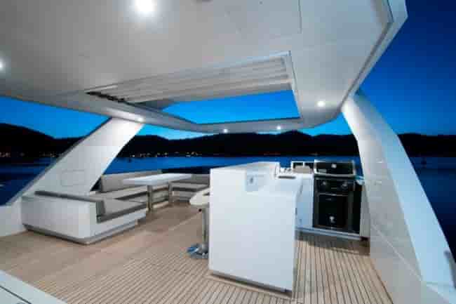 EXPLORER 90 - View 7