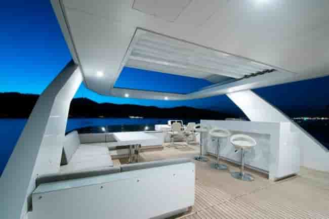 EXPLORER 90 - View 8