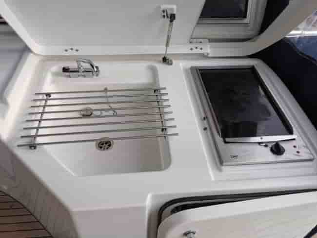 BENETEAU SWIFT TRAWLER - View 4