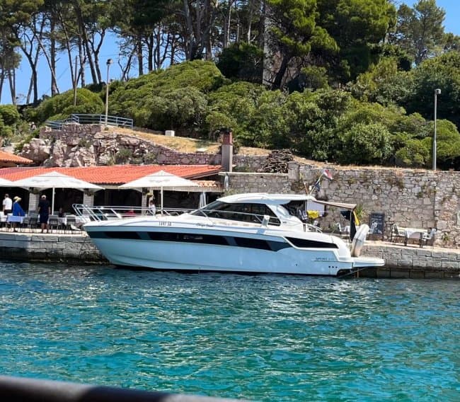 BAVARIA 400 in Croatia - 40 ft 2015