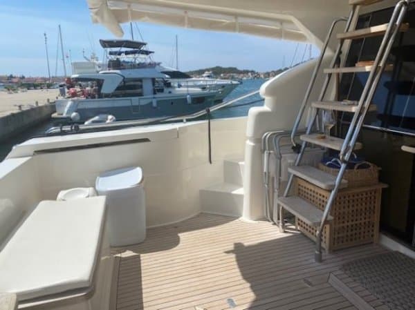 FERRETTI 530 in Italien, Italy - 16,3 m 2005