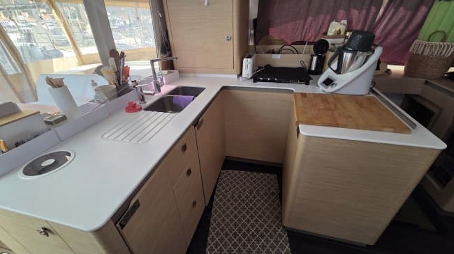 FOUNTAIN PAJOT ASTREA 42 in Kroatien - 12,6 m 2024