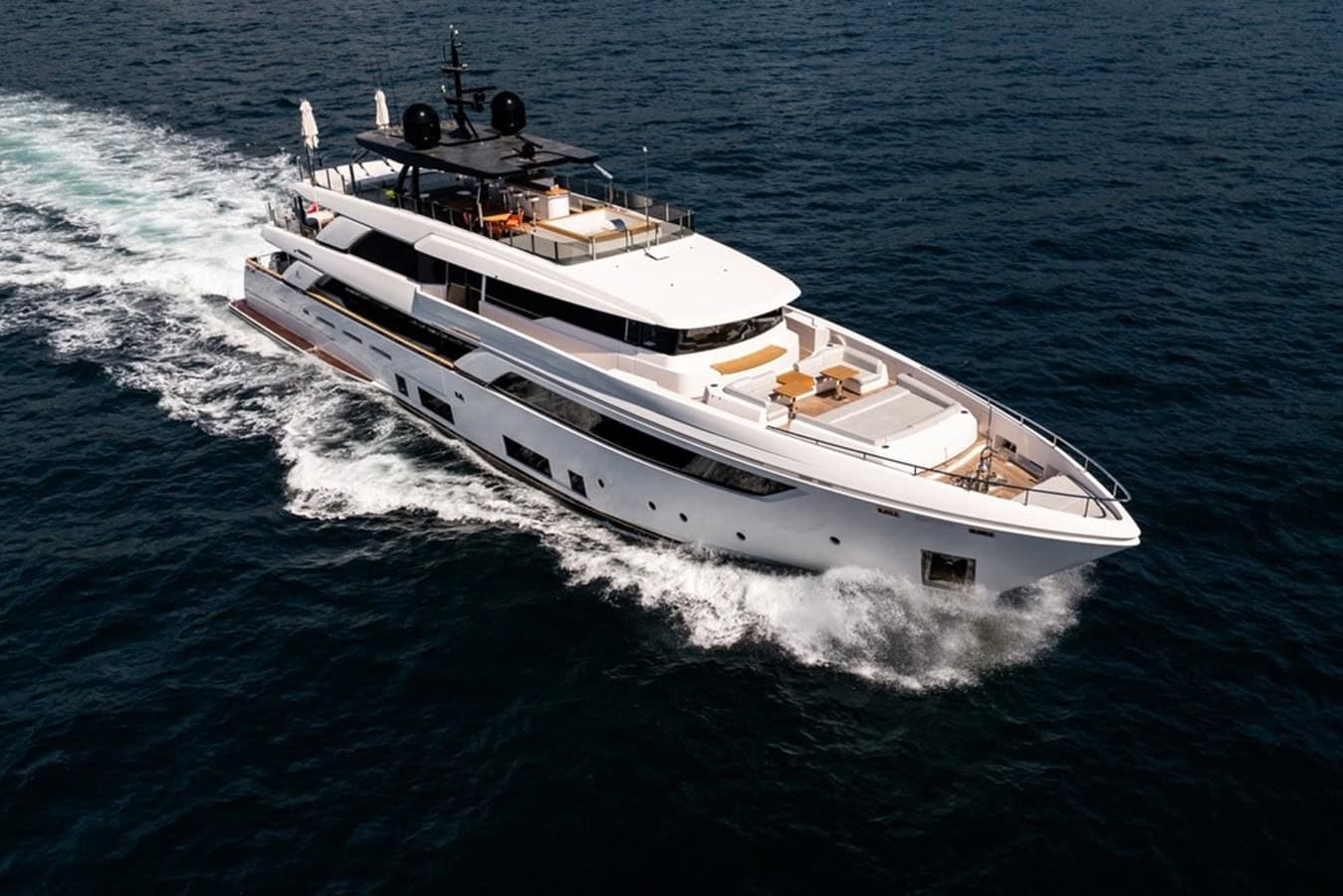 Custom Line Ferretti group CUSTOM LINE NAVETTA 42 in Viareggio Italy, IT - 41,8 m 2023