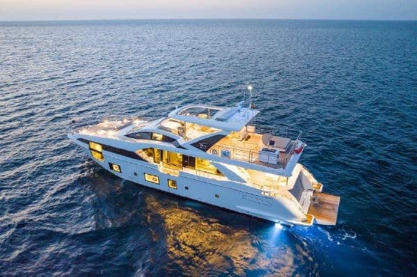 Azimut Yachts Azimut Grande 27 M in Varazze, Italy, FR - 88 ft 2023