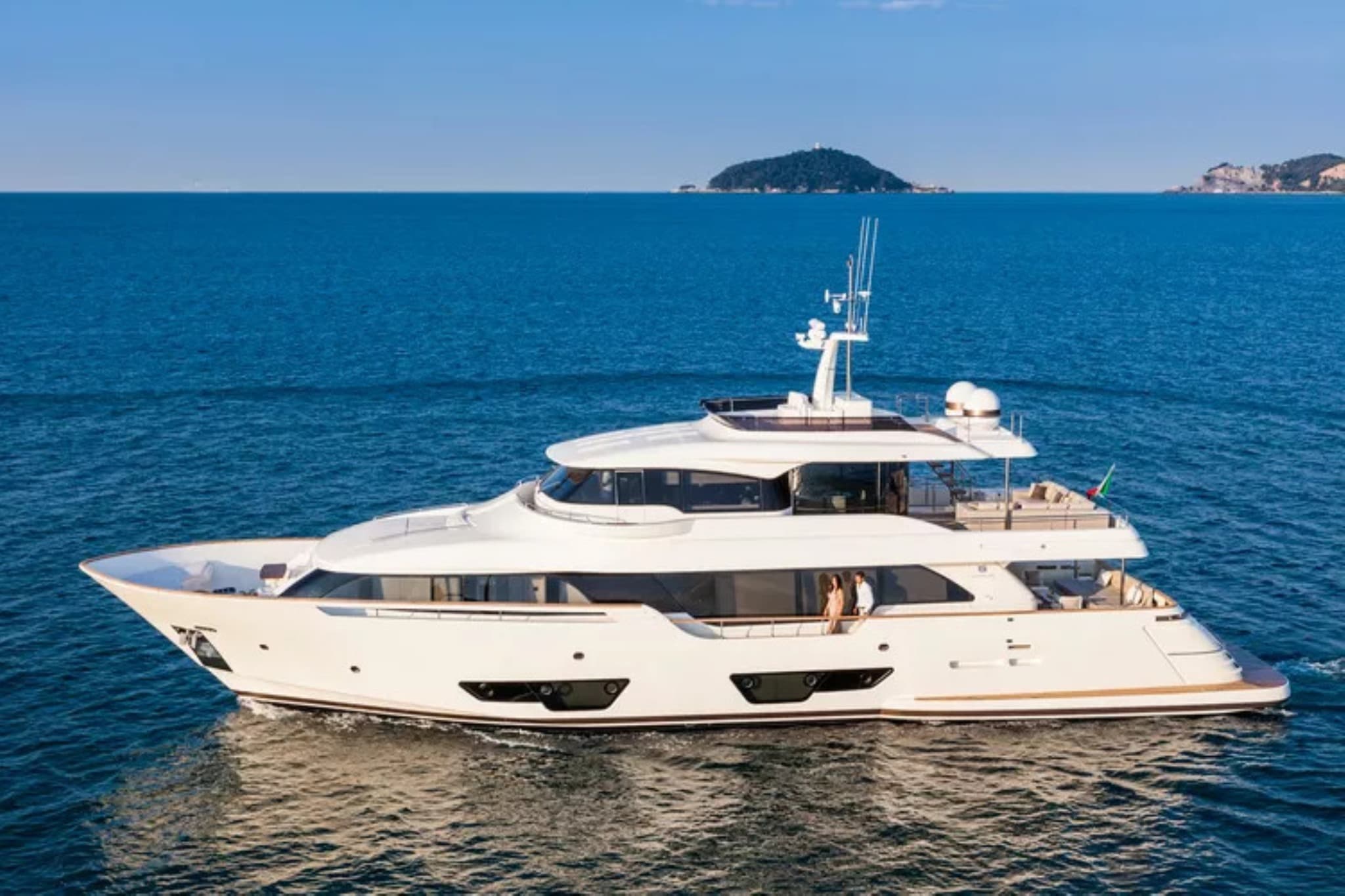 Ferretti Custom Line Navetta 28 in Marseille, France - 93 ft 2016
