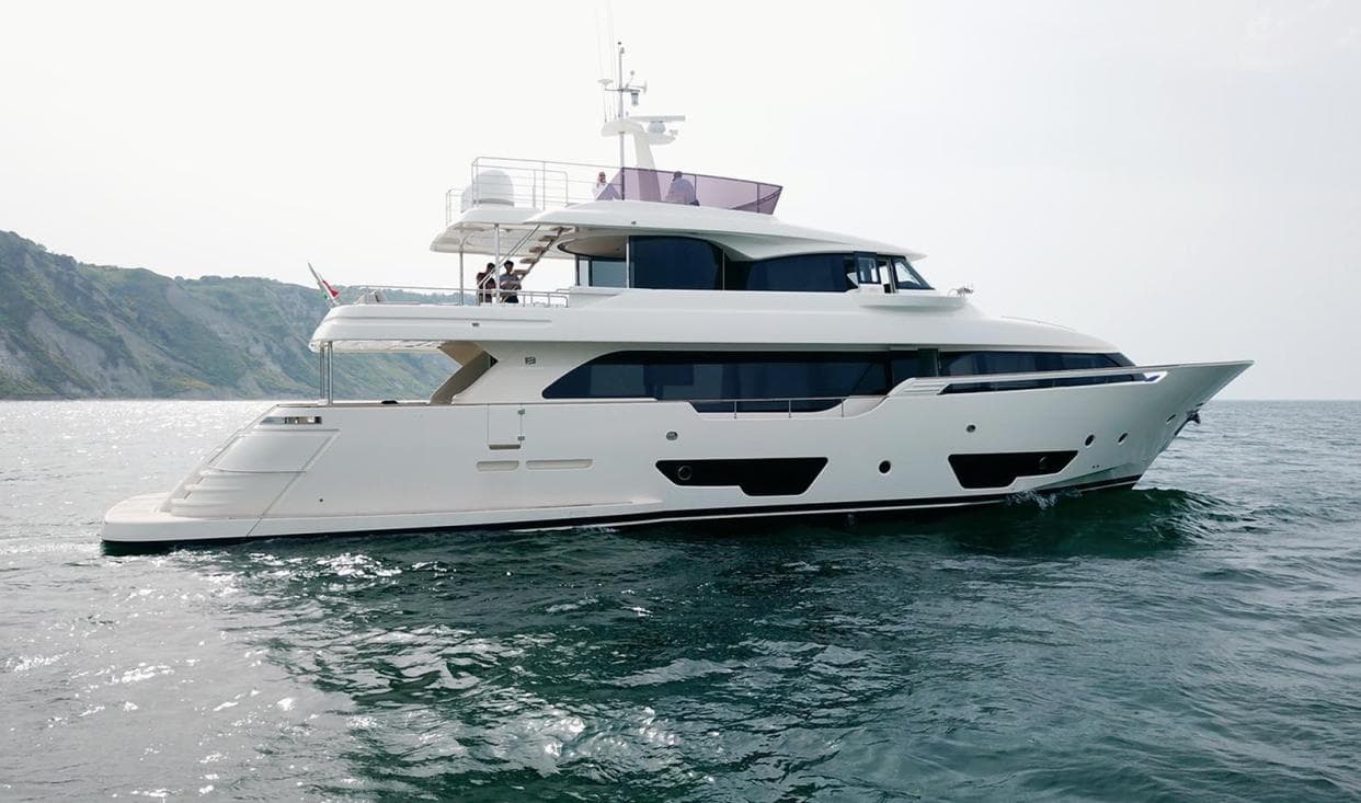 Custom Line Navetta 28 in Miami, Florida, United States of America - 93 ft 2015