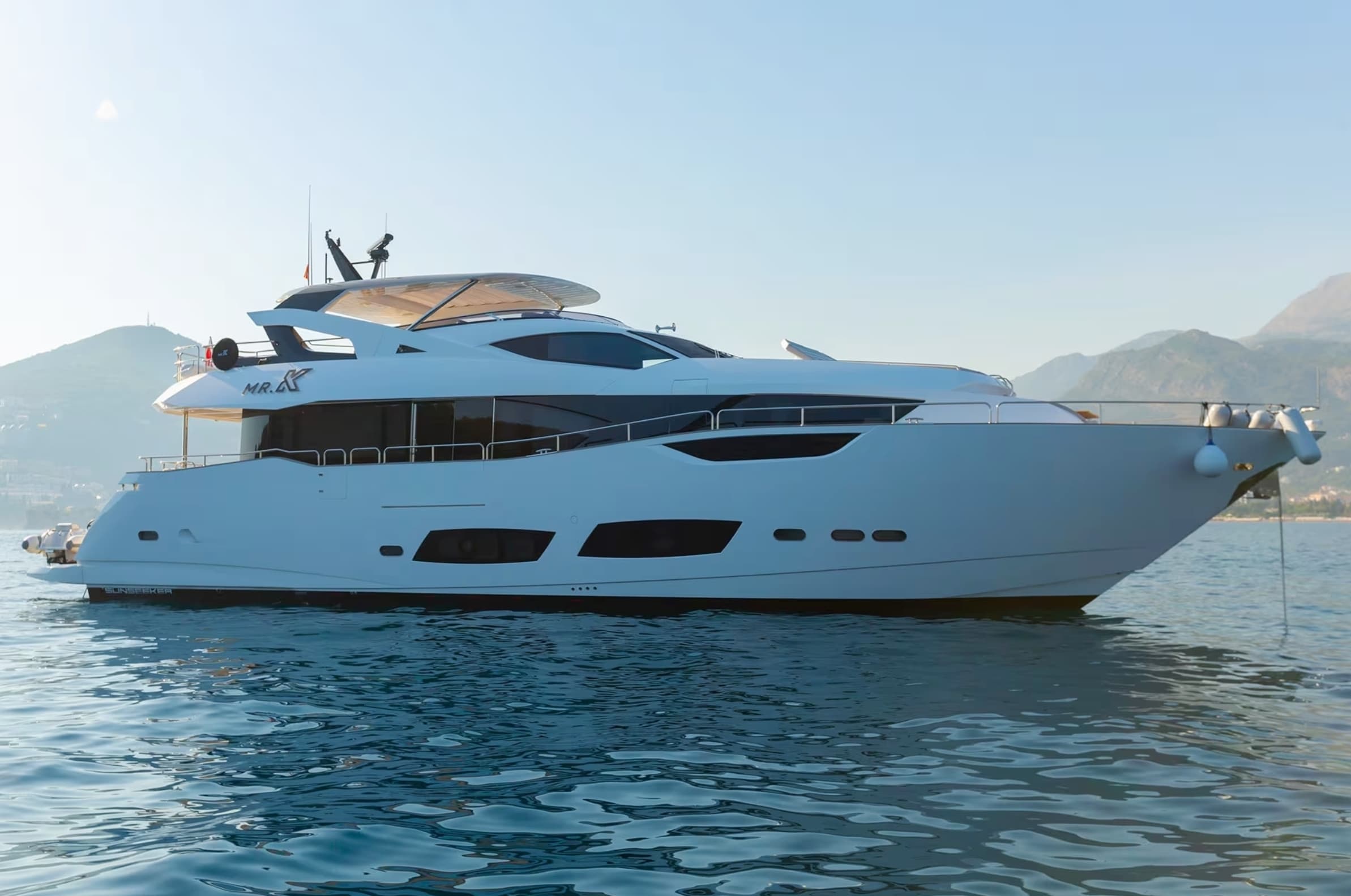 Sunseeker 95 Yacht in Genoa, Italy - 92 ft 2021
