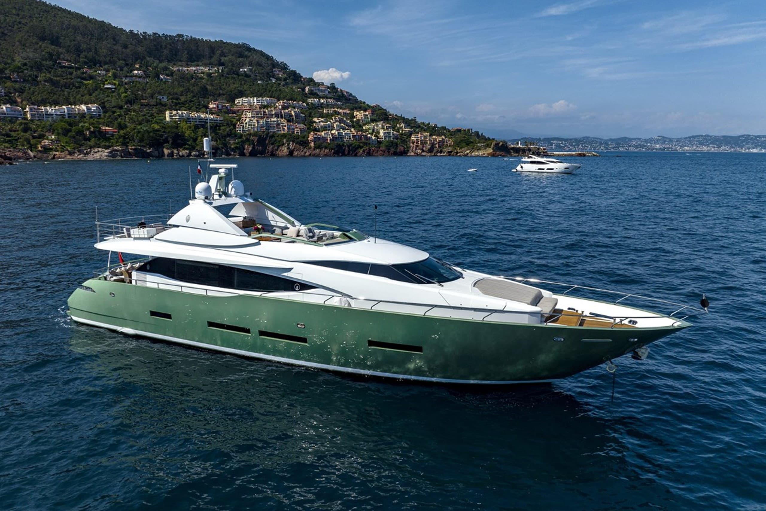 Peri Yachts 29 in Cannes, France - 94 ft 2008