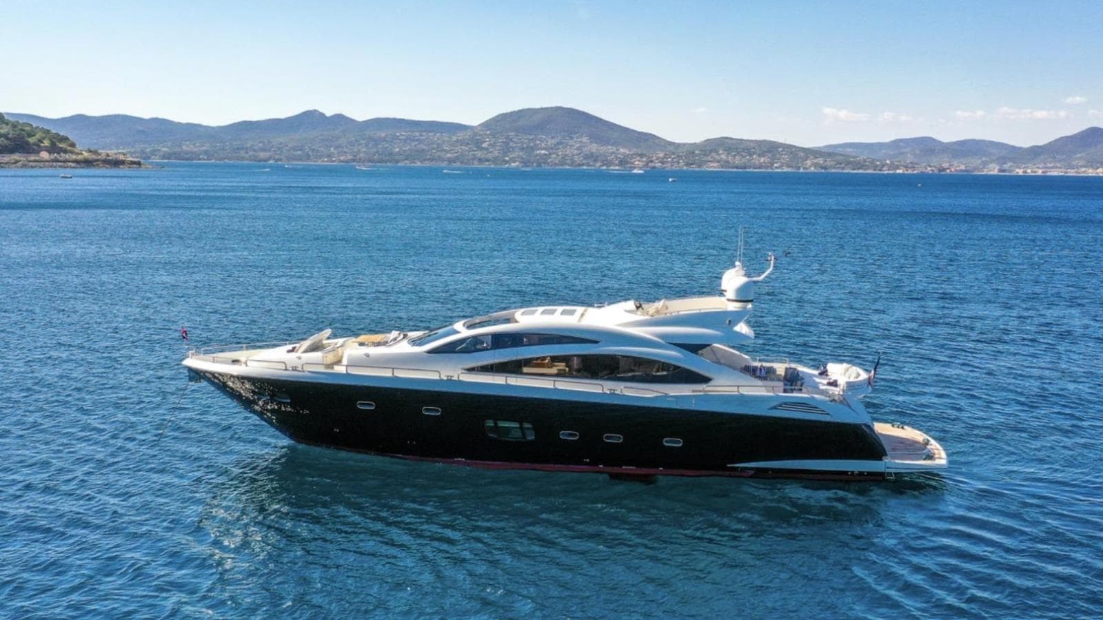 Sunseeker Predator 84 in Saint-Tropez, France - 87 ft 2011