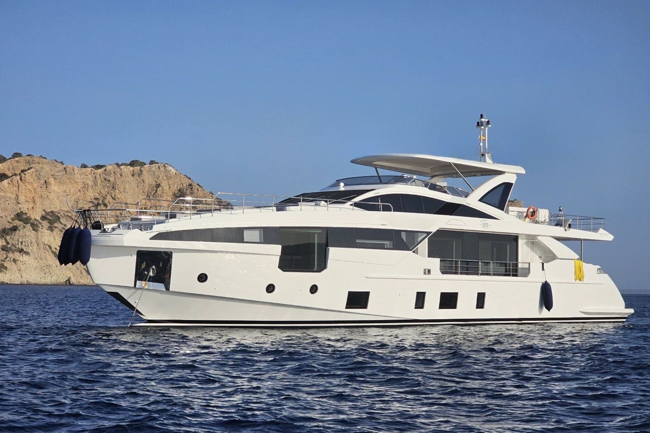 Azimut Grande 32M in Athens, Piraeus, Greece - 105 ft 2024