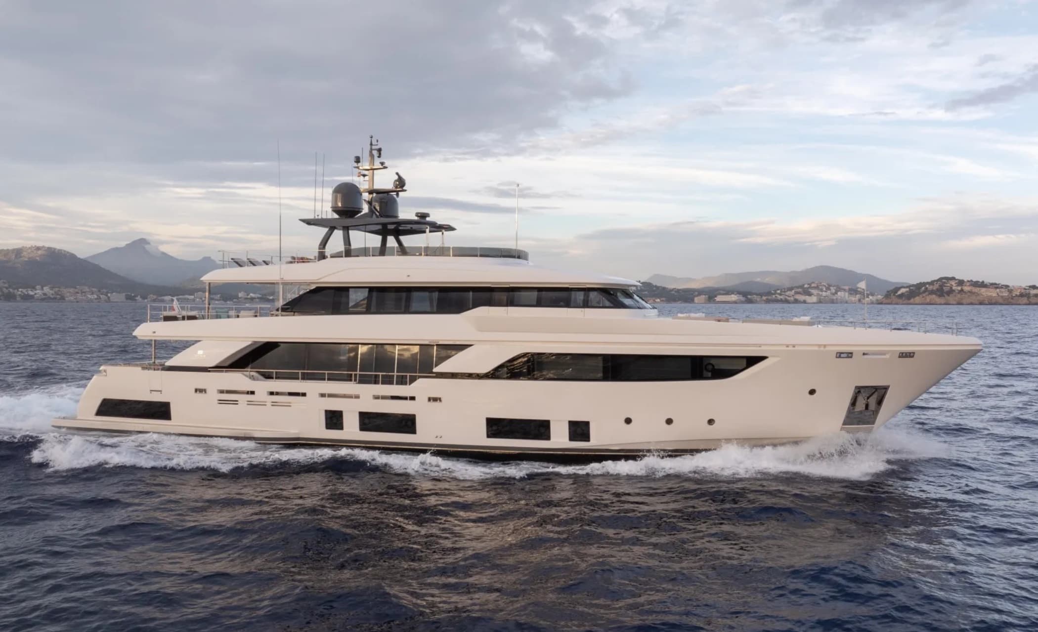 Ferretti Custom Line Navetta 37 in Denia, Spain - 37,0 m 2020