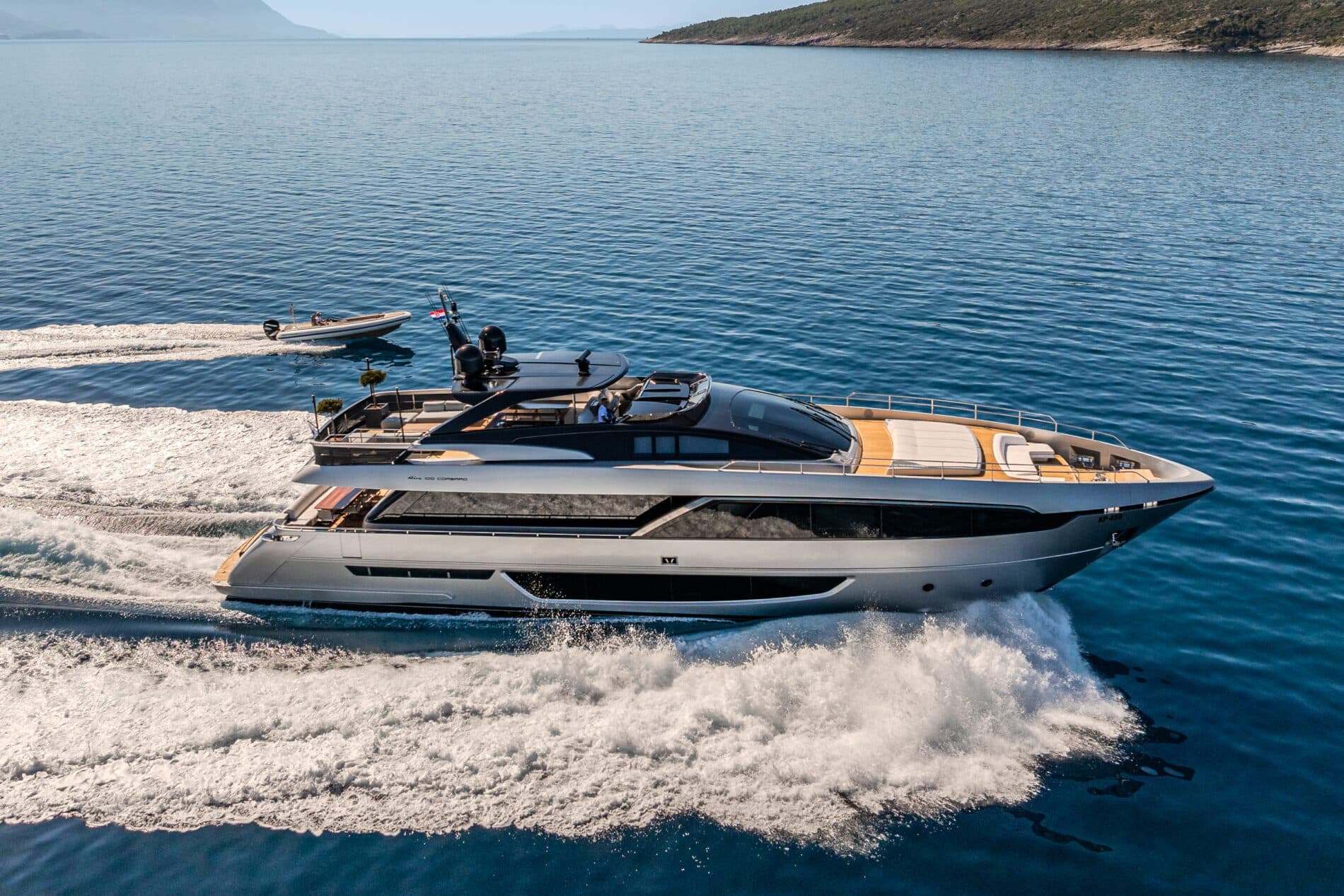 Riva 100 Corsaro in Nassau, Bahamas - 29,9 m 2019